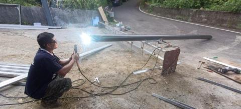 誠豐鐵件工程行 - 一個人的鐵捲門