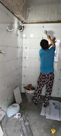 顏武興 - 浴室貼牆面磁磚