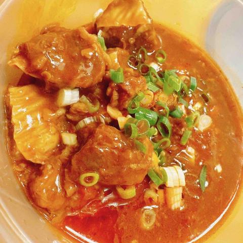 江小費 - 燉牛肉