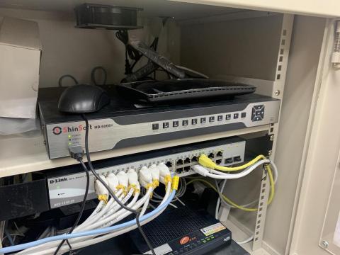 鴻伶資訊 - 資訊機櫃維修及設定