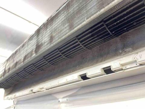 大鈞洗淨企業社 - 冷氣清洗前後對比