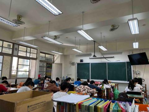 許珮慈老師 - 國小代課導師課