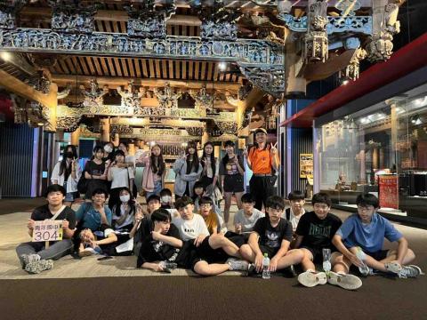 阿薛｜活動主持/婚禮主持/抓周主持/性別派對主持 - 青年國中304畢業旅行-領隊