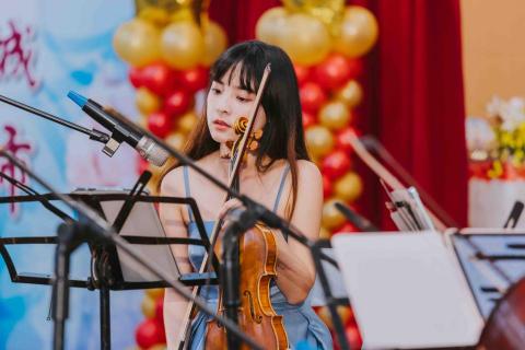 Renny小提琴 朵玥樂團 -  受邀至桃園區公所擔任 長青楷模表揚大會開