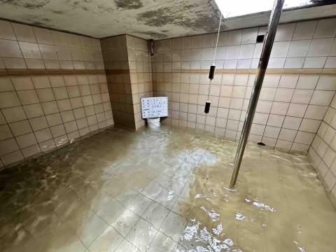 包你洗到府除塵蟎｜清洗冷氣 - 大樓水池清洗前