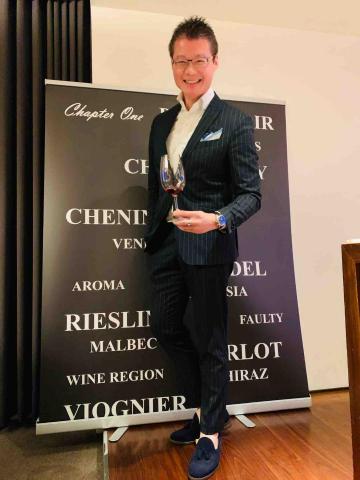 邱俊傑 - 擔任酒商餐酒會講師