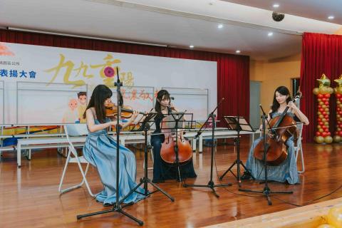 Renny小提琴 朵玥樂團 - 受邀至桃園區公所擔任 長青楷模表揚大會開幕表演