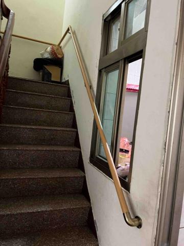 粗邦斜坡板、無障礙坡道 - 樓梯連續扶手