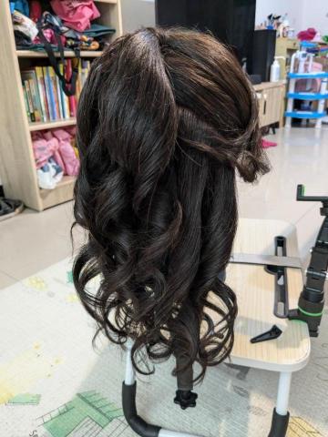 雯雯彩粧師 - 雙馬尾髮型