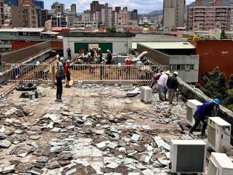 睿永工程有限公司 - 實踐國中 屋頂防水 拆除工程