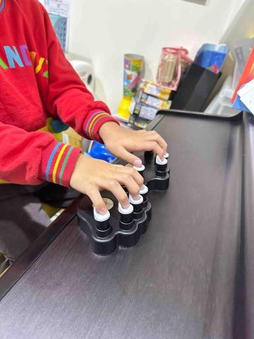 羅凱蓁 - 鋼琴手指頭練習