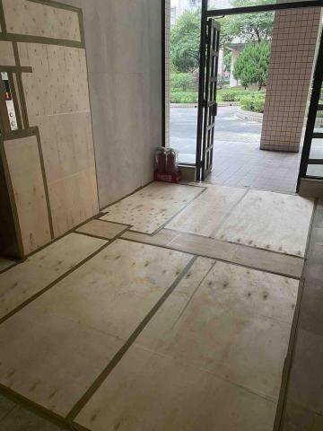 姚承少 - 梯廳保護工程施作