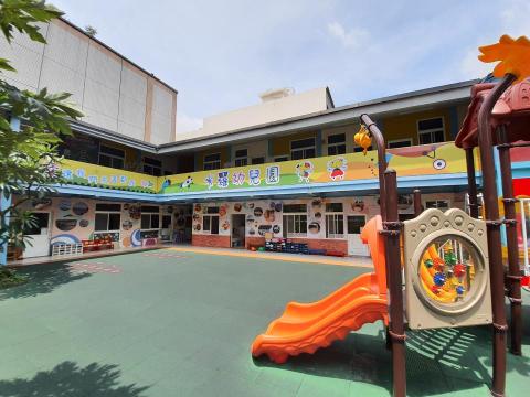 彤元有限公司 - 幼兒園走道牆面帆布設計施工