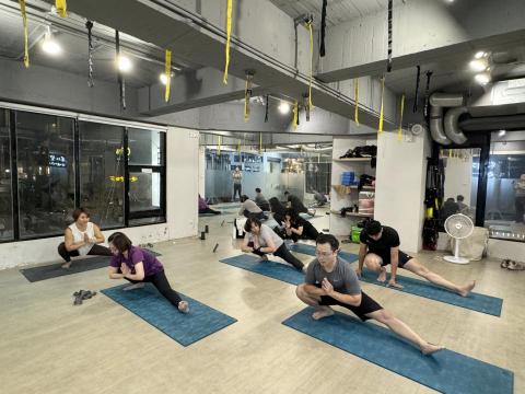 Sharon Kao - 團體瑜珈課01