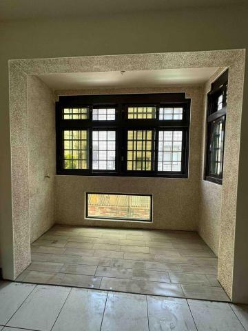 通和興工程有限公司 - 房間陽台牆壁珉石地上貼木紋磚