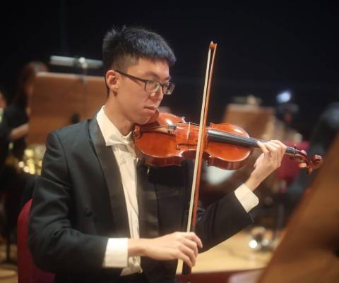 林洋 - 樂團演奏側拍