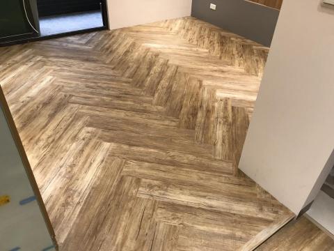 亦晁室內裝修工程 - 耐磨地板