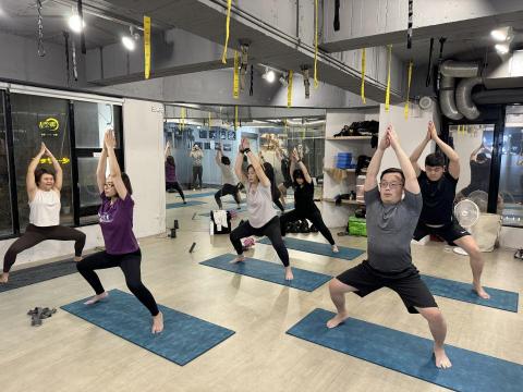 Sharon Kao - 團體瑜珈課03