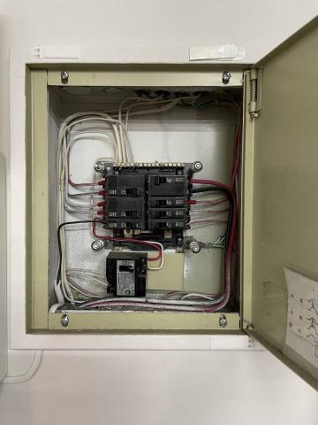 虹岳工程有限公司 - 開關箱更換1