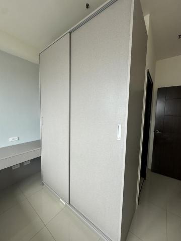 立富室內裝修設計有限公司 - 系統櫃化妝桌、衣櫃