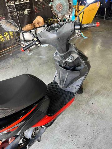 塵勳企業社/穎の汽車澡堂/塵玉居家清潔/塵逸攝影 - 機車塑料日曬白化處理前圖 塵勳企業社/穎の汽車澡堂/塵玉居家清潔/塵逸攝影 - 機車塑料日曬白化處理前圖