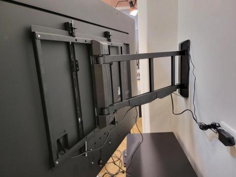 MARS - LG 65吋電視使用
單臂電動伸縮架
欣銳力RL22
安裝於水泥牆