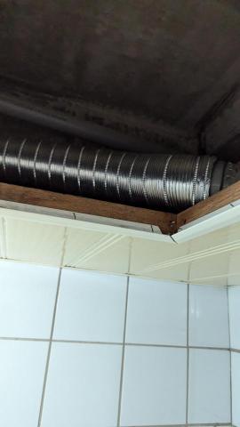 蔡政良 - 浴室排風管更換