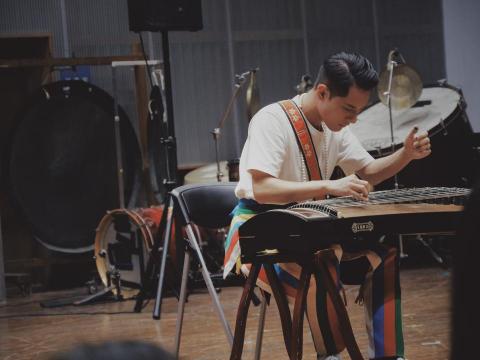 余磊 古箏老師/英文家教 - 