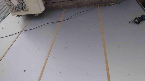 瑀甯不銹鋼 - 車庫上方破掉的PC板更換塑鋁板後