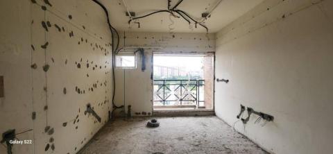 秝研油漆 防水工程 - 新竹市，社區：光復國宅，全室虹牌水泥漆（玫瑰白）+防水抗裂水泥+防水壁癌處理+兩道批土研磨，施工中