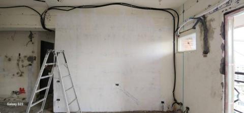 秝研油漆 防水工程 - 新竹市，社區：光復國宅，全室虹牌水泥漆（玫瑰白）+防水抗裂水泥+防水壁癌處理+兩道批土研磨，施工中