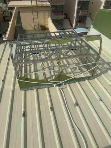 瑀甯不銹鋼 - 破掉的PC板 更換塑鋁板前