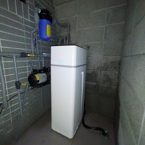 八重山淨水設備 - 10吋大胖+28L智能軟水機
