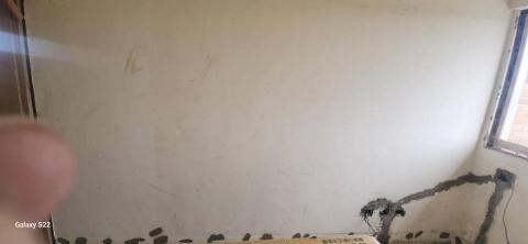 秝研油漆 防水工程 - 新竹市，社區：光復國宅，全室虹牌水泥漆（玫瑰白）+防水抗裂水泥+防水壁癌處理+兩道批土研磨，施工中