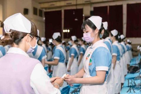 曾羿寧 - 護理科加冠典禮
