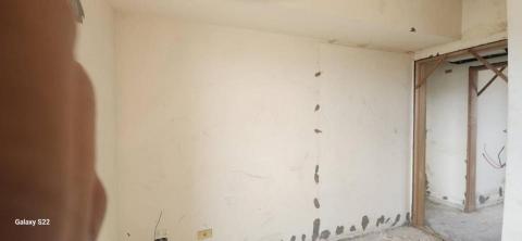 秝研油漆 防水工程 - 新竹市，社區：光復國宅，全室虹牌水泥漆（玫瑰白）+防水抗裂水泥+防水壁癌處理+兩道批土研磨，施工中