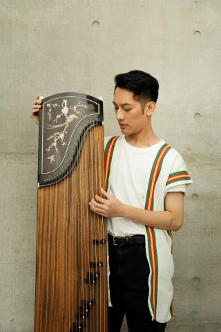 余磊 古箏老師/英文家教 - 