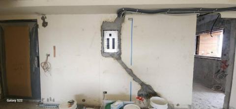 秝研油漆 防水工程 - 新竹市，社區：光復國宅，全室虹牌水泥漆（玫瑰白）+防水抗裂水泥+防水壁癌處理+兩道批土研磨，施工中