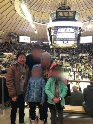 楊家妮 - 高中時的聖誕假期和住家一起去印第安納州看籃球賽