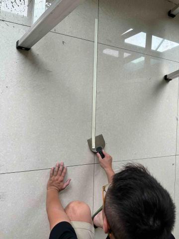 鈞圓滿清潔團隊 - 清除地板殘膠異物