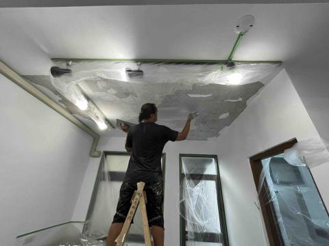 小Q  油漆工程 - 袍除 批土 上漆