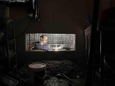 Perry 郭 - RC牆開孔窗戶安裝