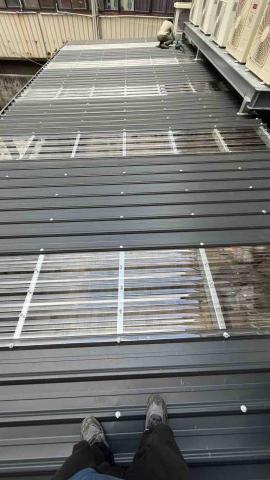 達閎金屬企業社 - 搭建車庫,選用烤漆浪板搭配透明浪板 達閎金屬企業社 - 搭建車庫,選用烤漆浪板搭配透明浪板