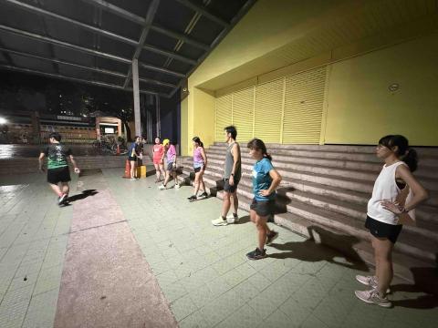 芳&middot;跑步 - 週一板橋班