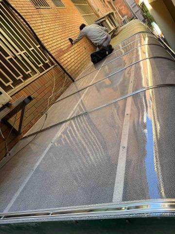 達閎金屬企業社 - 更換PC耐力板,選用透明顆粒板 達閎金屬企業社 - 更換PC耐力板,選用透明顆粒板