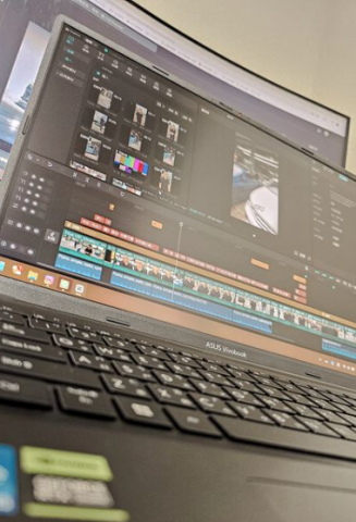 Mick蘇蘇 / 晉新國際股份有限公司 - 辛苦的剪輯師日常~