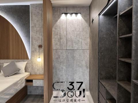 Soul37度設計空間裝修 - 掛畫展示面板
利用侘寂風格+格柵元素融入
讓整體面板呈現低調奢華風格
讓您覺得連掛上畫都會破壞整體美感?
超美的設計 
37度為您達成✅