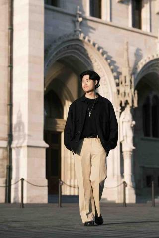 提供Shopify Wix Shopline架站服務的專家王韋駥