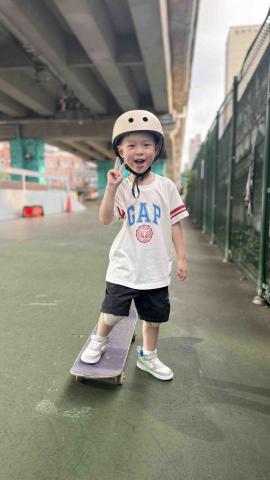 史蒂芬成 - 3歲的可愛小學生 史蒂芬成 - 3歲的可愛小學生