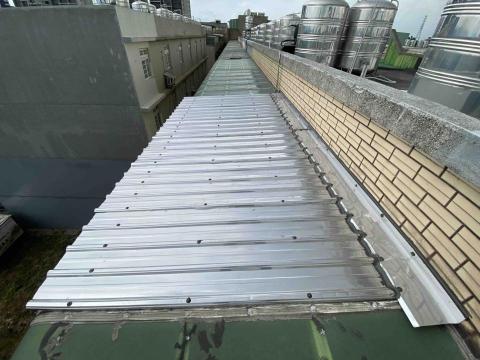 徐偉祥 - 浪板更換